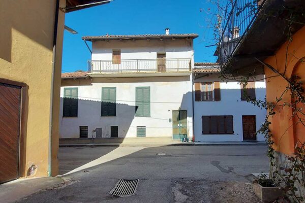 foto del vecchio cascinale